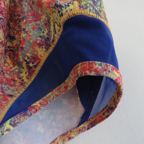 LULULEMON Seawheeze 2019 Hotty Hot Short 2.5" Multi Color - Size 6 - Picture 7 of 13